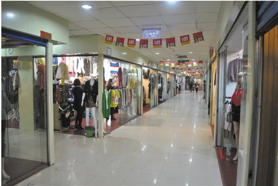 像杭城许多市场,商场一样,杭州汽车北站小商品市场也正面临经营业绩